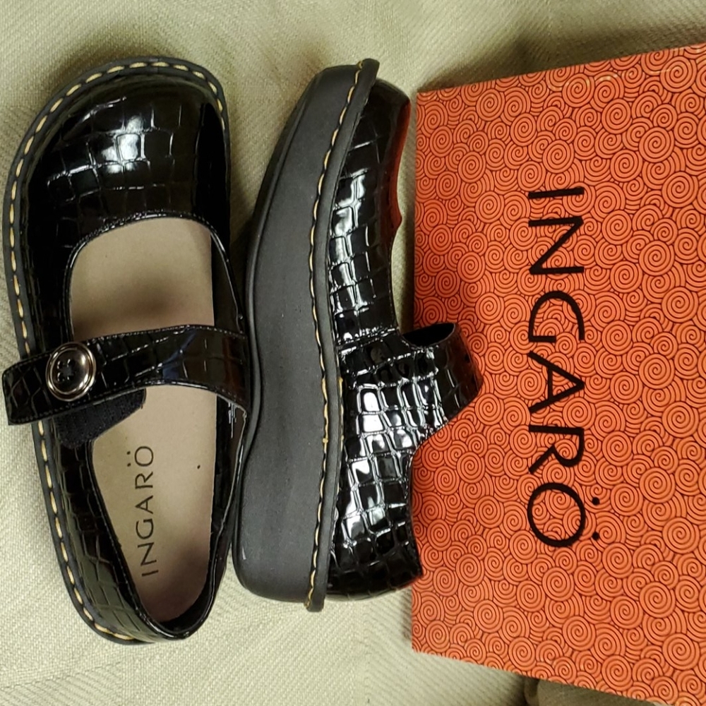 Ingaro NEW black 9.0M Croc Patent Mary Jane Hook/l